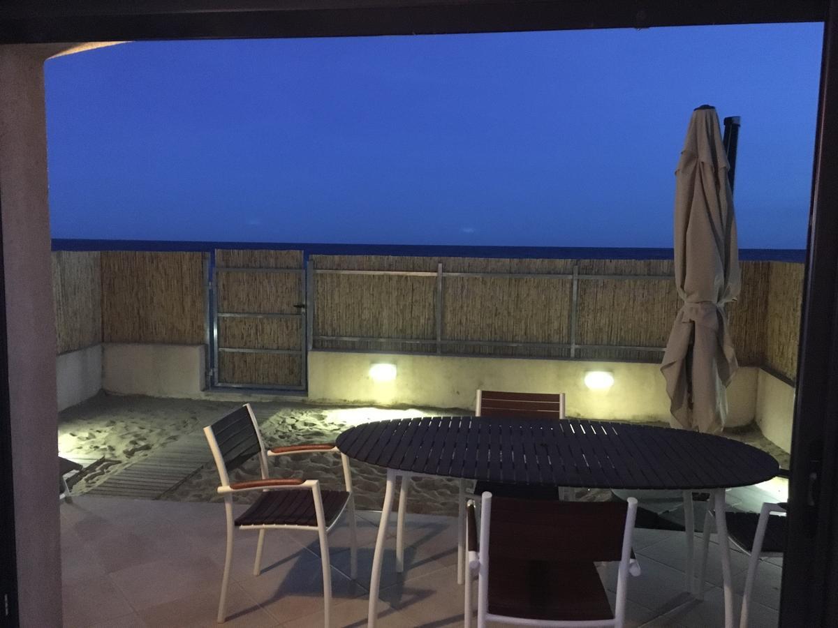 Appartement Face A La Mer La Croix-Valmer Eksteriør billede
